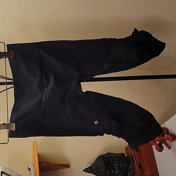 Lululemon Capri Leggings - Picture 2 of 9